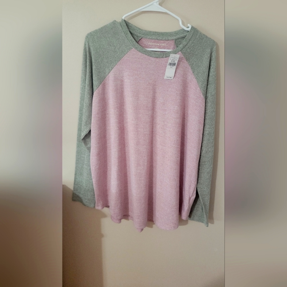 American Eagle long sleeve shirt